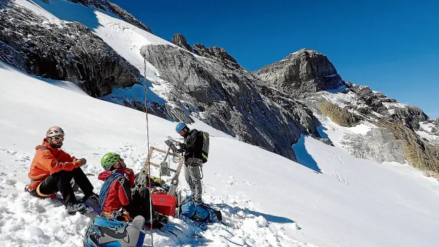 Prospecciones en el glaciar de Monte Perdido los días 19 y 20 de septiembre.