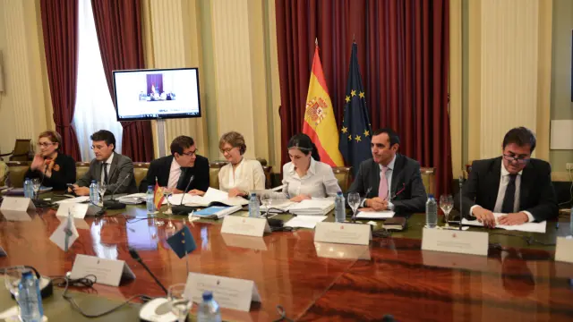 La ministra de Agricultura, Alimentación y Medio Ambiente, Isabel García Tejerina (2d.), ha presidido la reunión de la Conferencia Sectorial de Agricultura y Desarrollo Rural,