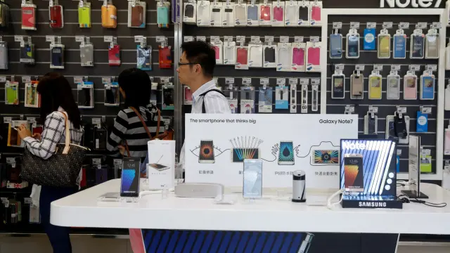 Teléfonos Galaxy Note 7 en una tienda de Taipei.