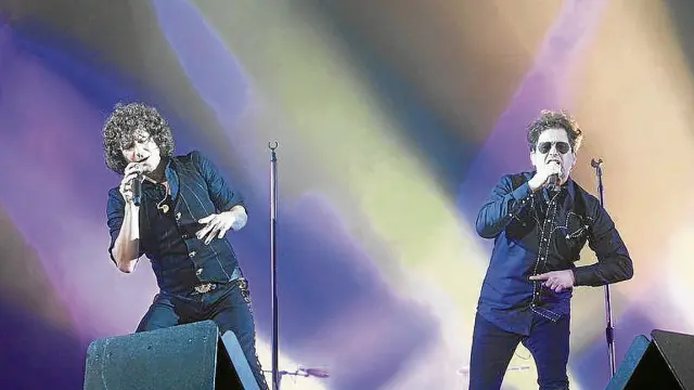 Bunbury y Calamaro, en su gira conjunta por México en 2015.