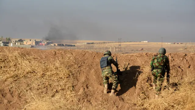 Fuerzas iraquíes y kurdas avanzan hacia Mosul en el primer día de la gran ofensiva