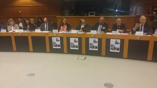 Reunión en Bruselas de la Comisión de Transportes del Parlamento Europeo, con presencia de Javier Lambán y Alain Rousset.