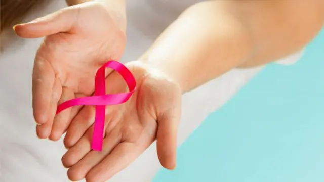 Cada año se diagnostican en España 27.747 mujeres con cáncer de mama.