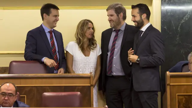 Los diputados socialistas Óscar Galeano, Susana Sumelzo, Ignacio Urquizu y Gonzalo Palacín.