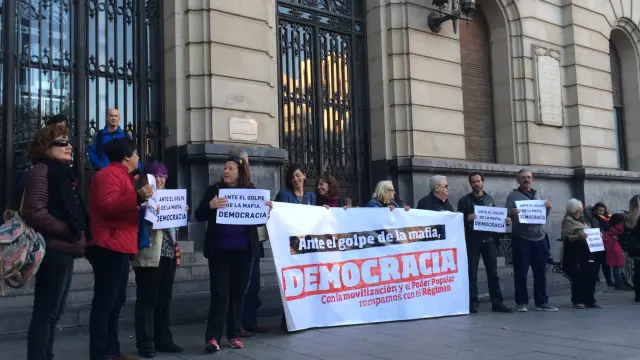 Concentración en Zaragoza contra la investidura de Rajoy