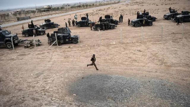 Despliegue de fuerzas iraquíes al este de la ciudad de Mosul.