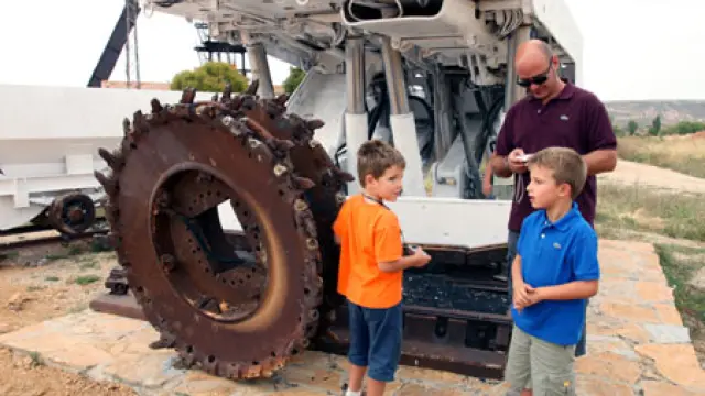El museo minero de Andorra cuenta con una exposición de máquinas al aire libre.