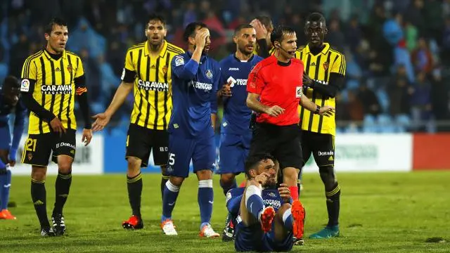 Un error de medida en una entrada de Bagnack provoca una dolorosa derrota aragonesa en un duelo equilibrado en el que Ángel falló varias ocasiones de gol.