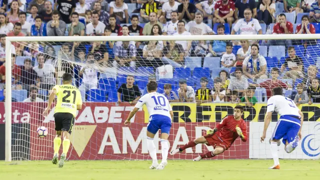 Penalti que marcó Rodri, del Córdoba, en el partido disputado en La Romareda.