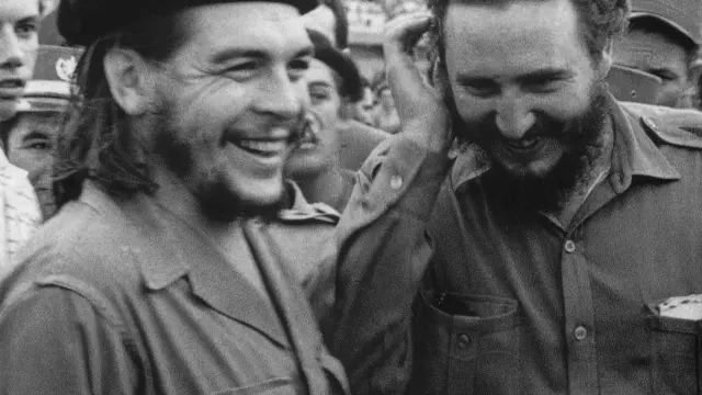 Fidel Castro, junto a Ernesto Che Guevara