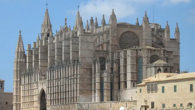 Imagen del exterior de la catedral de Palma