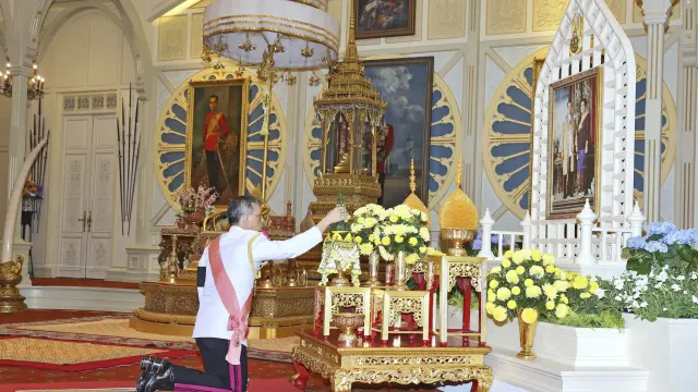 El nuevo monarca tailandés en el acto de su proclamación