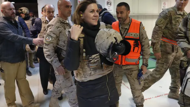 La ministra de defensa, María Dolores de Cospedal, a su llegada a Bagdag tras la visita a las tropas españolas de misión en Iraq