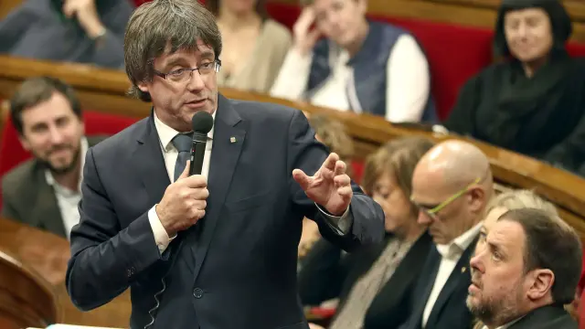Carles Pigdemont durante su intervención en el Parlamento catalán.