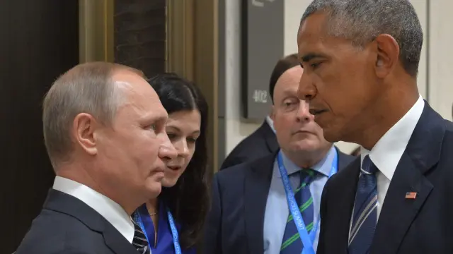 Foto de archivo de Obama y Putin.