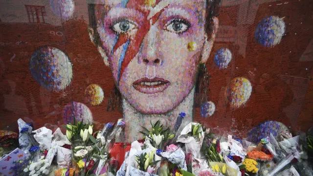 Londres recuerda a Bowie.