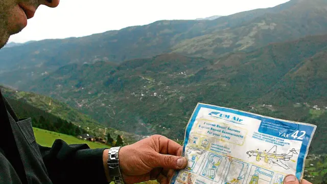 Un ciudadano turco localizó el plan de evacuación del Yak-42 en el monte donde se estrelló.