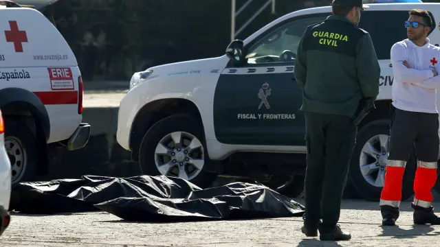 Hallados los cadáveres de cinco inmigrantes en las costas de Cádiz