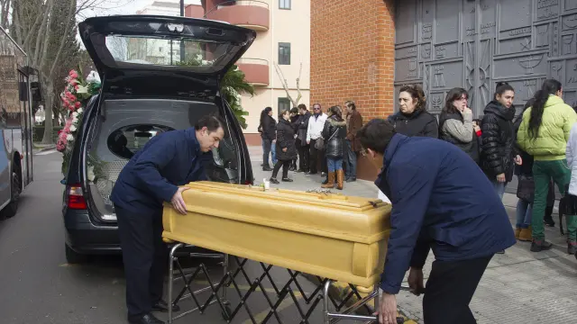 Funeral de la niña fallecida en Zamora al precipitarse desde una ventana.