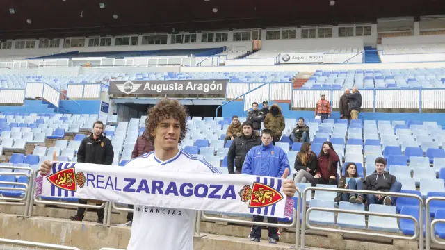 Rolf Feltscher en su presentación como jugador del Real Zaragoza.