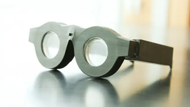 Gafas con lentes líquidas inteligentes que enfocan más rápido que el ojo