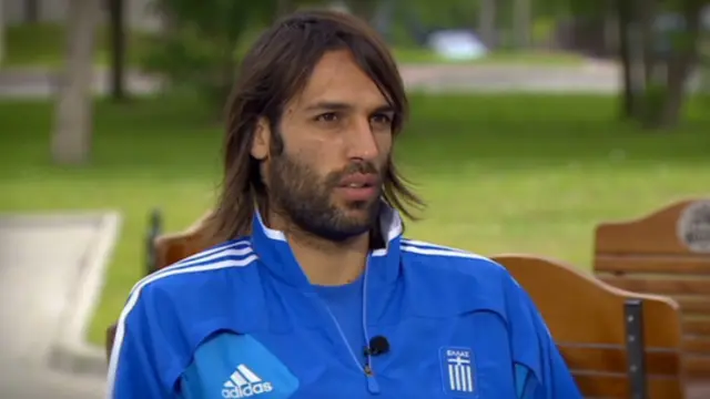 Samaras, durante una entrevista en la concentración con la selección de Grecia.