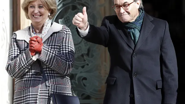 El expresidente Artur Mas y la exconsellera Irene Rigau (i), a su salida del Tribunal Superior de Justicia de Cataluña