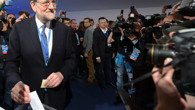Mariano Rajoy, votando en el 'cónclave' del PP.