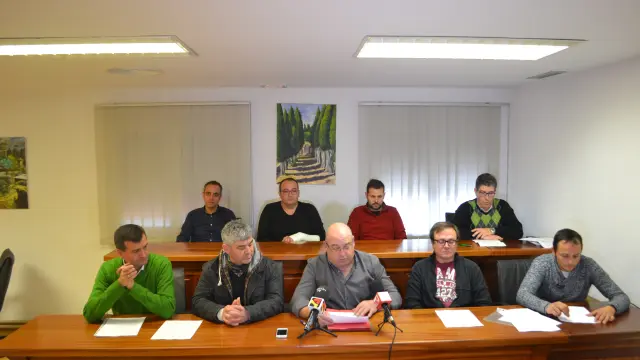 Los miembros de la mesa ayer, en la rueda de prensa que ofrecieron en la sede comarcal.
