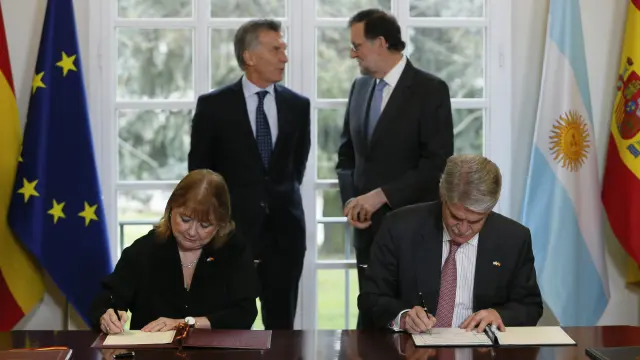 Reunión en Moncloa entre el presidente español y el argentino.