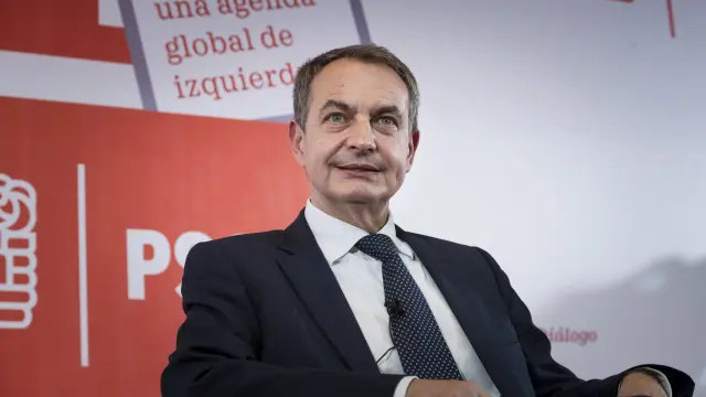 El expresidente José Luis Rodríguez Zapatero durante la conferencia del PSOE organizada este martes en el Círculo de Bellas Artes de Madrid.