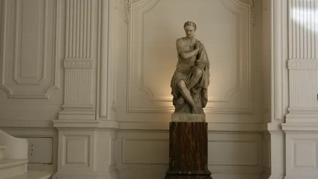 Una estatua de Julio César, emperador de Roma.