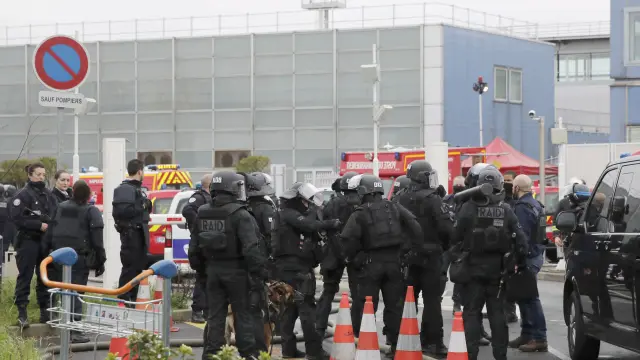 La policía rodea el aeropuerto de París-Orly