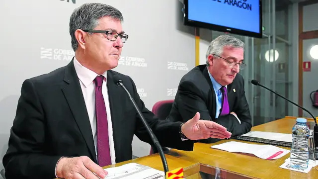 Vicente Guillén y Joaquín Olona, en rueda de prensa tras el Consejo de Gobierno.