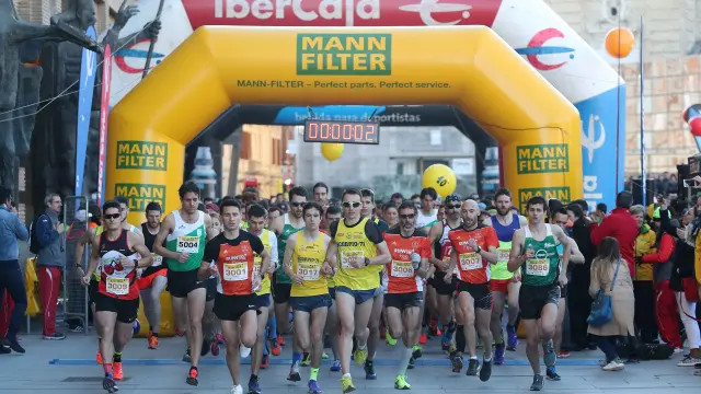 Imagen de archivo del Maratón de Zaragoza, que celebra este domingo su duodécima edición.