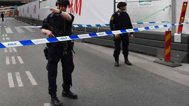 La Policía sueca en el lugar donde se ha producido el atropello.