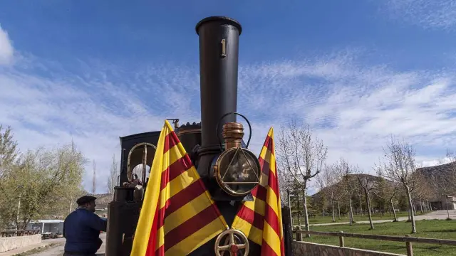 Este sábado, la locomotora Hulla lucirás las banderas de Aragón.
