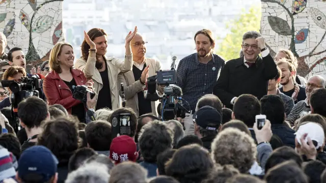 Mélenchon e Iglesias, este viernes en un mitin en París.