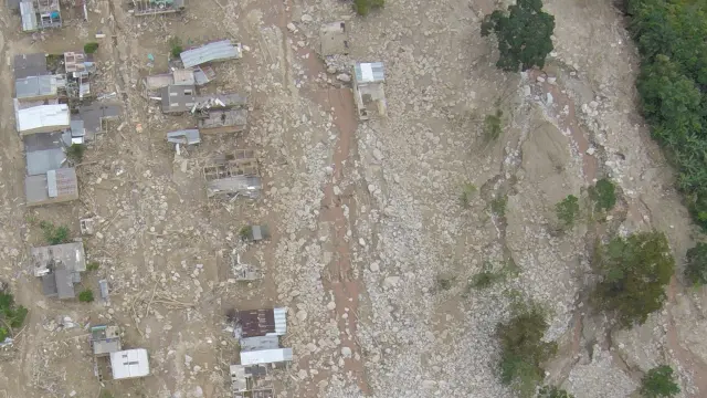 Imagen tomada desde un dron de uno de los barrios de Mocoa.