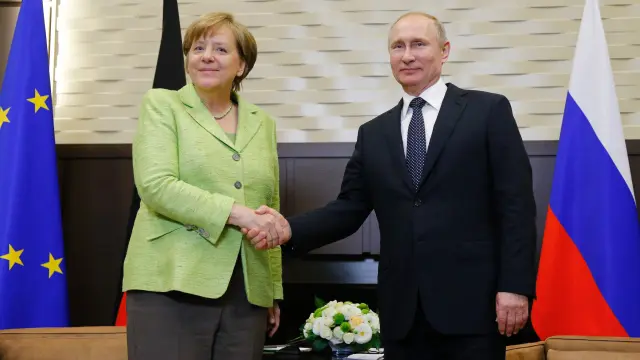 Reunión de Angela Merkel y Vladimir Putin en Sochi.