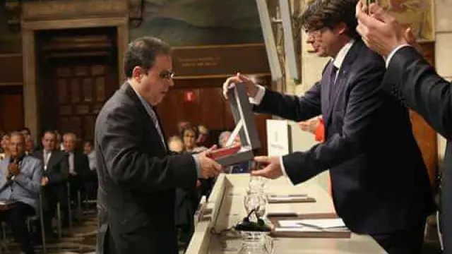 El librero de Valderrobres Octavio Serret recibe la Cruz de San Jorge