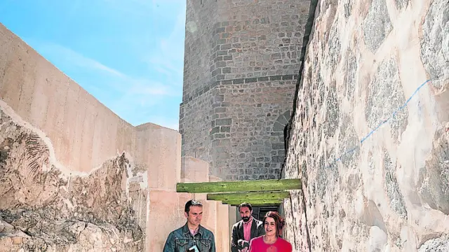 La alcaldesa, Emma Buj, y el arquitecto Ángel Gil visitaron la obra.