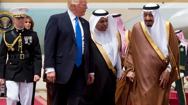 Los Trump llegan a Arabia Saudí.