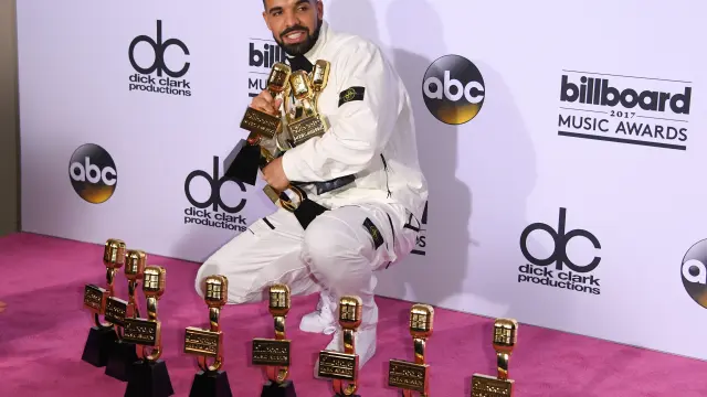Drake con sus 13 premios, una cifra récord.