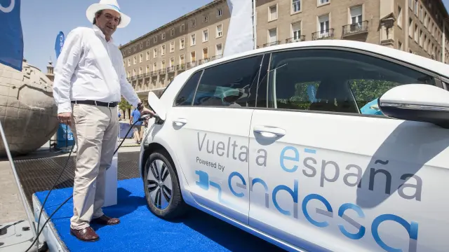 Vuelta a España en vehículo eléctrico
