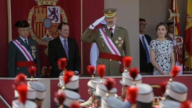 El Rey homenajea a las víctimas del Yak en el día de las Fuerzas Armadas