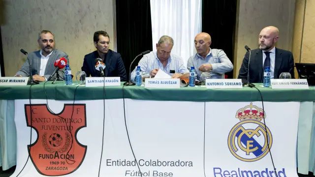 El Real Madrid firma un convenio de colaboración con el CF Santo Domingo Juventud.