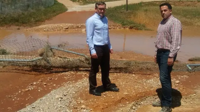 Juste (izquierda), vicepresidente de la DPT, en su visita a la comarca del Jiloca.