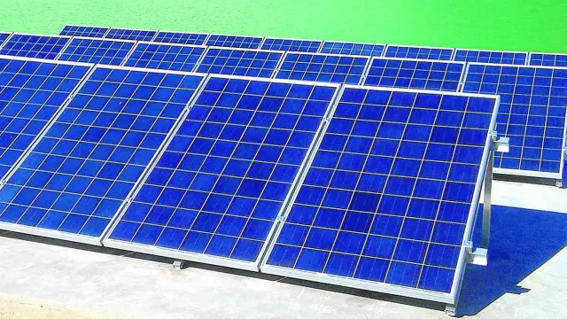 Sistemas de planes solares para alimentar instalaciones de riego en las explotaciones agrícolas.
