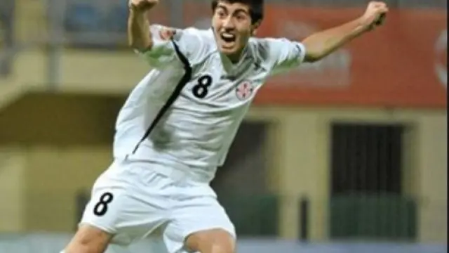 Papunashvili celebra un gol con la selección de Georgia.
